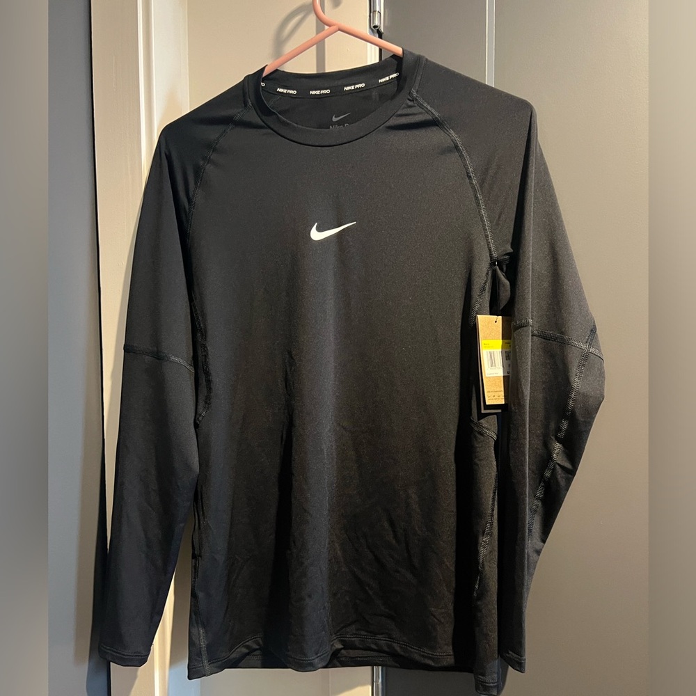 Nike sport shirt in black